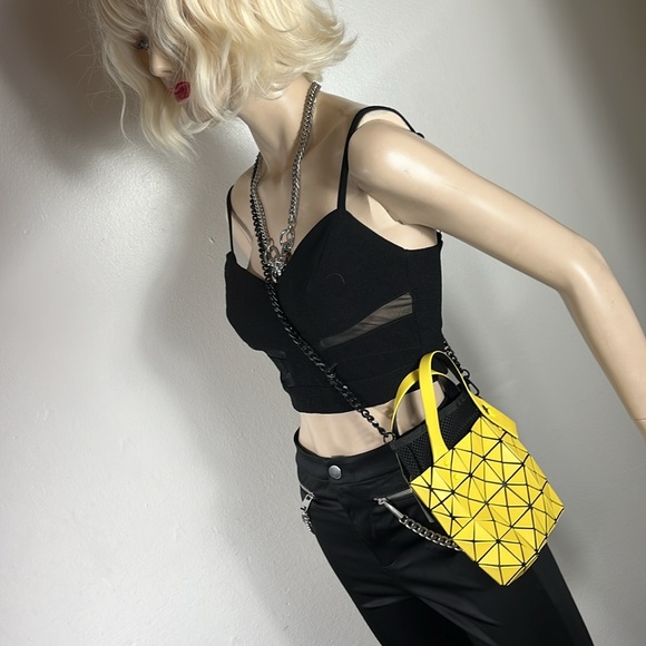 ISSEY MIYAKE BAO BAO MINI WITH CHAIN - Picture 7 of 10